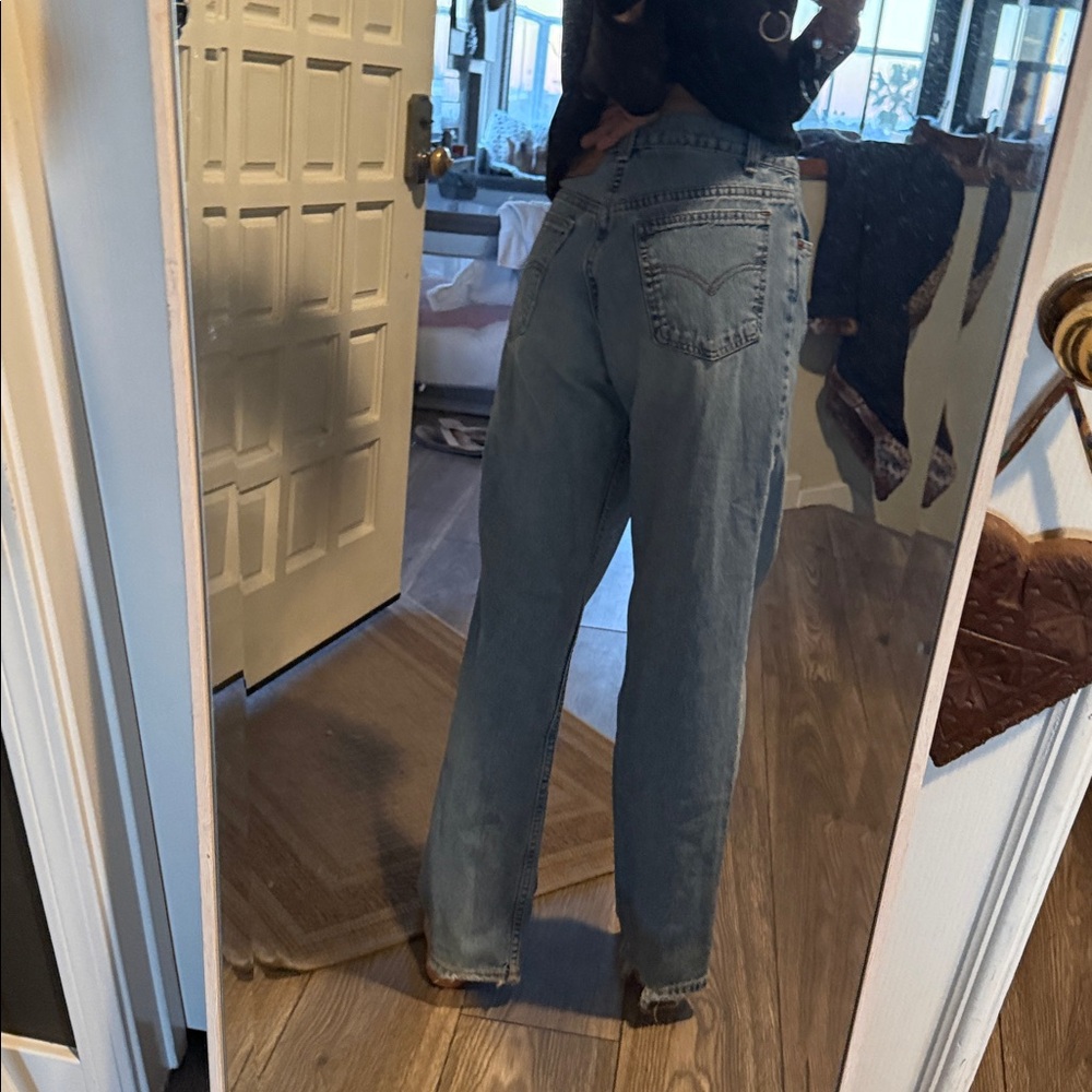 Vintage Levi’s 965 wide leg Relaxed  Jeans in Light Blue Wash size jr 5 - Picture 3 of 11